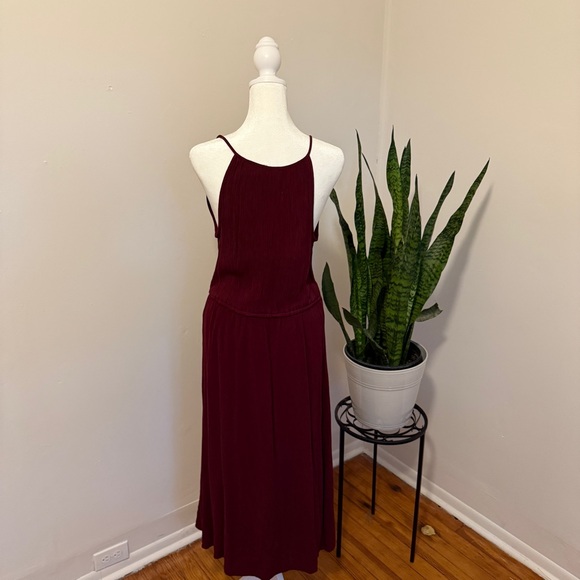 GAP | Maroon Sleeveless V-Neck Midi Dress with Drawstring Waist - Picture 3 of 6